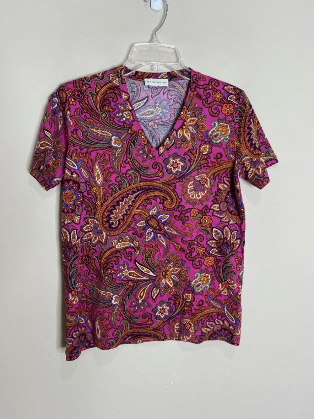 NEW Etro Paisley V-Neck T-Shirt Top Magenta Purple Short Sleeve IT 40 / US 4
